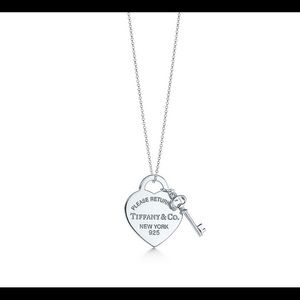 Tiffany’s heart necklace silver